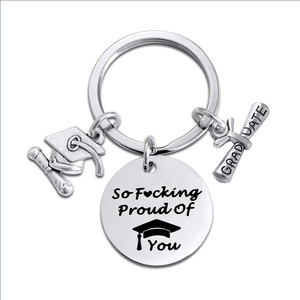 Porte-clés de diplômé de <span class=keywords><strong>la</strong></span> promotion 2026 en acier inoxydable – Cadeau amusant et inspirant pour elle/lui, idéal pour les professeurs - Product Image 5