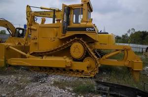 Bulldozer Caterpillar D7H d'occasion, modèle 2020, capacité de bulldozing de 5,4 m, moteur Cummins, puissance de 185 kW, à vendre - Product Image 2