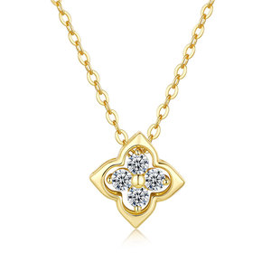 Pendentif trèfle en argent sterling 925 plaqué or 14 carats avec pendentif en moissanite trèfle à quatre feuilles pour femme mariage - Product Image 1