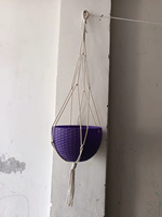 Pot de fleurs suspendu en plastique tressé moderne, panier de plantation, support en macramé violet pour une utilisation en intérieur et en extérieur