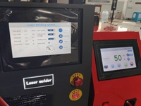 Machine de soudage laser automatique portative refroidie par air 4-en-1 800/1200/1500/2000W à fibre optique pour métal, acier et acier inoxydable