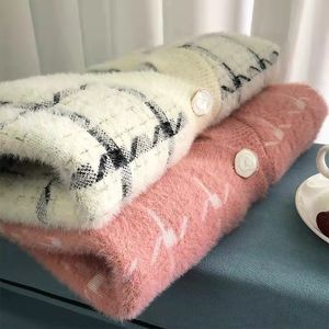 Vente en gros et au détail Fabricant de vêtements sur mesure Cardigan à col en V grande taille pour femmes <span class=keywords><strong>Pull</strong></span> en tricot pour femmes - Product Image 4