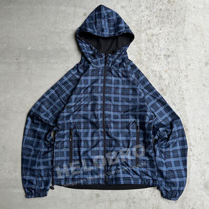 Veste de pluie imperméable réversible à double face à carreaux personnalisée pour homme, fabriquée par un fabricant de vêtements d'extérieur - Product Image 3