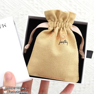 Sac à cordon en toile de coton écologique OEM/ODM, logo personnalisé imprimé à l'écran, pochette en coton pour bijoux, cosmétiques, parfums, cadeaux - Product Image 4