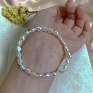 महिलाओं के लिए सरल लोचदार धागा जकड़न ताजा पानी मोती कंगन - Product Image 5