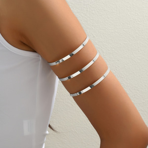 Brazalete Metálico Punk Minimalista Geométrico de Tres Capas, Cadena Corporal Estilo Urbano, Ajustable, Hueco Abierto, Exagerado, Europeo y a - Product Image 4