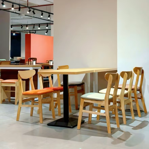Juego de Mesa y Sillas de Madera Maciza Estilo Coreano con Estructura Metálica para Restaurantes de Comida Rápida, Tiendas de Aperitivos y Fideos, <span class=keywords><strong>Lanzhou</strong></span> Lamian Mala Tang - Product Image 1