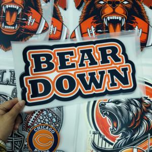 Custom <span class=keywords><strong>Chicago</strong></span> Football BEARS Dtf Transfer Plasticsol Diseño de transferencia de calor logo Vinilo Se puede usar Transferencia de hierro para ropa - Product Image 4