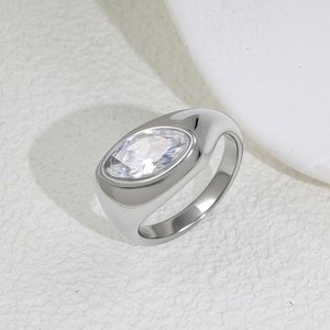 Anillos Ovalados de Circonita de Lujo - Acero Inoxidable Chapado en Oro de 18K, Anillos Minimalistas Retro con Diseño Único - Product Image 3