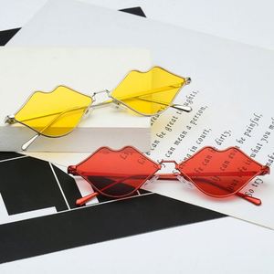 Gafas de Sol de Moda para Mujer, Diseño de Corazón Rojo, Forma de Labios Pequeños, Venta al Por Mayor de Fábrica 2019 - Product Image 2