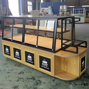 Armadi da esposizione per panetteria Premium personalizzati in vetro con illuminazione a LED in legno per pasticcerie da forno Premium - Product Image 4