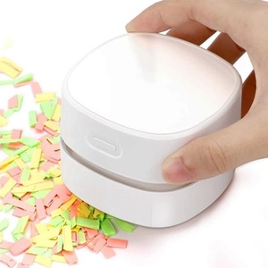 Aspiradora de Escritorio Mini USB Recargable, Aspiradora de Mesa Inalámbrica con Rotación de 360° para Limpiar Pelusas y Cabellos - Product Image 2