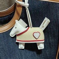 Nuevo Colgante de Poni para Mujer Madura, Hecho a Mano con Cuero Genuino Ecológico, Personalizado, con Costura de Corazón, Súper Ligero y Bonito