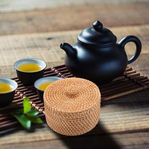 ตะกร้าหวายสานมือทรงกลมพร้อมฝาปิด ขนาดกะทัดรัดสำหรับจัดเก็บเครื่องสำอาง ขนม ถุงชา ของตกแต่งบนเคาน์เตอร์ - Product Image 2