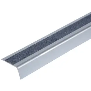 Hochwertige verschleiß feste versenkte Carborundum-Treppen streifen Anti-Rutsch-Aluminium-Treppen streifen