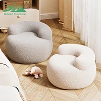 Fauteuil individuel en velours crème nordique, moderne, incurvé, en forme de U, pour salon ou chambre à coucher, pour appartement ou hôtel