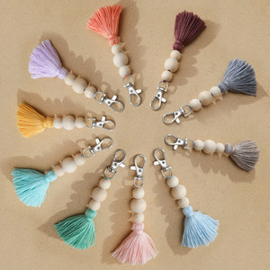 Porte-clés 2026 Bohème en perles de bois et pompon, en macramé de coton tressé, fait main, breloque pour sac - Product Image 2