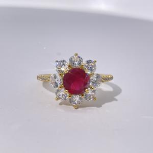 แหวนทองแดงรูปดอกไม้ประดับเพชรซิคอนสีแดงและสีขาวจากเทียนหยู เจมส์ เหมาะสำหรับสวมใส่ในชีวิตประจำวันหรือเป็นของขวัญ - Product Image 1