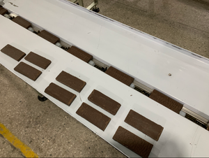 Bon prix flux automatique pack <span class=keywords><strong>chocolat</strong></span> barre protéinée oreiller machine d'emballage machine d'emballage <span class=keywords><strong>chocolat</strong></span> - Product Image 2