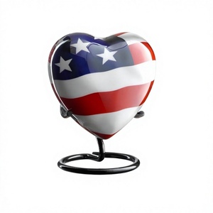 Urne funéraire pour cendres humaines avec drapeau américain Urne funéraire décorative pour hommes adultes avec petit cœur avec support - Product Image 1
