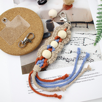 Kit de macramé bohème avec perles en bois pour porte-clés DIY, élégant cordon pour clés et breloque de sac, fournitures artisanales faites à la main avec tutoriel pour débutants