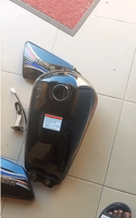 Pièces de moto en gros de Chine Hj125-8, couvercle latéral du réservoir de carburant pour moto Haojue 125