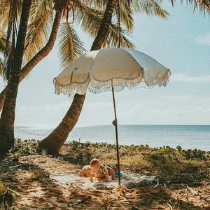 Özel lüks Boho taşınabilir UV50 + plaj şemsiye şemsiye ahşap kutup beyaz püsküller ile kum açık piknik bahçe havuzu için