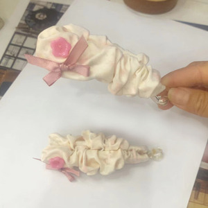 Sweet and girly <b>bow</b> banana hair <b>clip</b> women's button simple multi-layered pleated hair accessory new style - Product Image 4