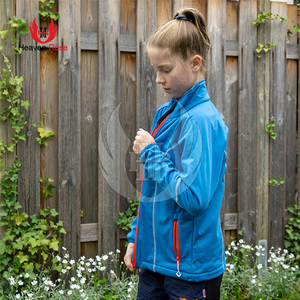 Veste softshell personnalisée de couleur verte pour enfants Vêtements de sports d'hiver imperméables avec poignets réglables - Product Image 5