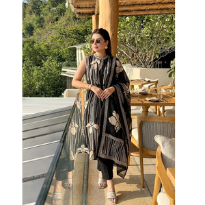 Ensemble Kurta Pantalon et Dupatta Imprimé Noir et Blanc, Infroissable, Séchage Rapide, Toutes Saisons – Tenue Ethnique Élégante pour Fêtes et Occasions Décontractées - Product Image 2