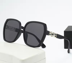 เคสแว่นตาผู้หญิงลายการ์ตูนคุณภาพสูงกรอบสี่เหลี่ยมประดับเพชรหรูหราน้ำหนักเบาทนทานขอบทุกด้านแฟชั่นใหม่ - Product Image 1