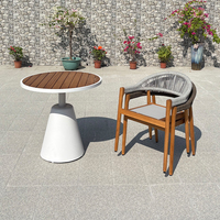 Table et chaise d'extérieur de luxe en teck ensemble de chaises de jardin en rotin pour villa balcon restaurant café hôtel ensemble de meubles d'extérieur