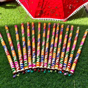 Palitos de Dandiya y Kediyos Coloridos al por Mayor, Decoración Perfecta para Mehndi, Sangeet, Navratri y Bodas Indias - Product Image 1