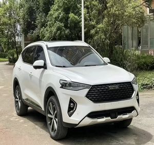 <span class=keywords><strong>Voiture</strong></span> d'occasion 2020 Haval F7 1.5T Transmission automatique avec seulement 40 000+ km de conduite sécurisée, intérieur bien équipé, propre et bien entretenu - Product Image 2
