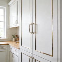 Meuble de cuisine transitoire sur mesure avec tiroirs à fermeture amortie et cuisinière à gaz encastrée