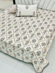 Parure de lit King Size en coton premium à motif floral 2026 avec 2 taies d'oreiller réversibles, 500 fils au pouce carré, style bohème, décoration intérieure - Product Image 1