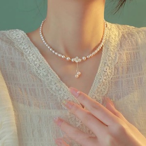 Collar de Perlas Naturales de Diseño Original para Mujer, Estilo Simple y Moderno para la Clavícula con Pequeñas Perlas y Flores - Product Image 1