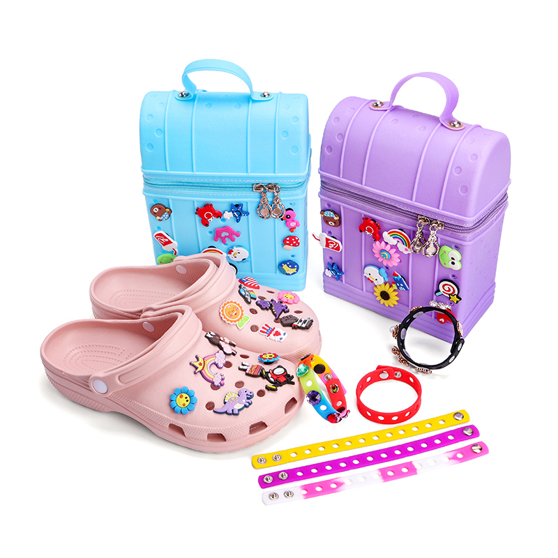 PVC Decorations Accessories для Women, Custom Logo Sandal, Wholesale, Designer Charm Clogs Shoe, croc Charms Bags, School Kids Backpacks