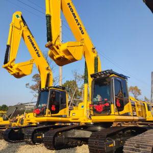 Excavadora Hidráulica Usada Komatsu PC220-8, 22600 kg, Modelo 2022, Rendimiento Superior, Motor y Componentes de Marca Japonesa en Venta - Product Image 1