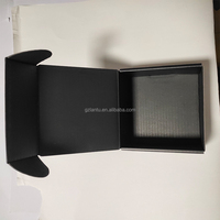 Boîte d'expédition en carton ondulé de haute qualité avec logo personnalisé, matériaux recyclés, estampage à chaud or, laminage mat
