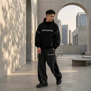 Conjunto Deportivo Oversize Negro para Hombre, con Logotipo Personalizado WUYIClothing, Pantalones Anchos Holgados, Estilo Urbano, Prenda Deportiva de Felpa Técnica - Product Image 3
