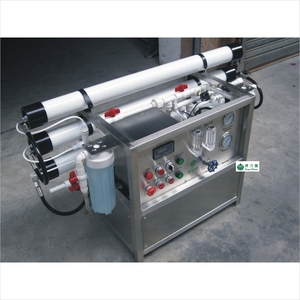 Système de purification et de dessalement d'eau par osmose inverse <span class=keywords><strong>GreenPlanet</strong></span> 3000L/jour avec moteur et pompe - Product Image 2
