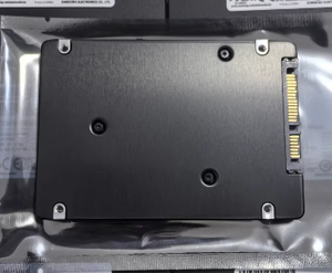 SSD (Solid State Drive) Kelas Enterprise PM883 3.84TB Baru Model : MZ7LH3T8HMLT-00005 - Product Image 6