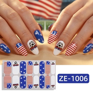 Autocollants pour <span class=keywords><strong>ongles</strong></span> sur le thème du football, bandes décoratives pour <span class=keywords><strong>ongles</strong></span>, parfaits pour montrer son soutien et ajouter du style pendant les matchs de football - Product Image 1