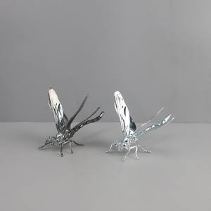 งานประติมากรรมแมลงโลหะสุดหรูสำหรับโรงแรม บ้าน <span class=keywords><strong>ห้อง</strong></span><span class=keywords><strong>นอน</strong></span> และห้องนั่งเล่น ขายส่ง - Product Image 3