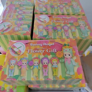ของแท้พร้อมส่ง ซันนี่แองเจิลส์ ฟลาวเวอร์กิฟท์ เบสิค บลายด์บ็อกซ์ โมเดลยอดนิยม ฟิกเกอร์น่ารัก ของเล่นตุ๊กตา - Product Image 2