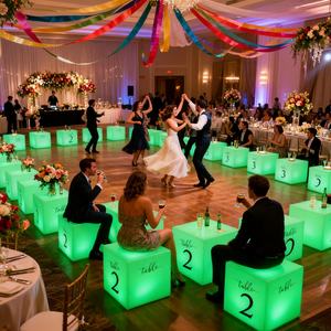 E Smartlive ES-CUBE Moderna Caja de Luz LED de Plástico con Impresión de Logotipo para Uso en Exteriores, Hogar, Bares y Centros Comerciales, Resistente al Agua y Ecológica - Product Image 2