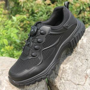 รองเท้าผ้าตาข่ายสีดำสำหรับผู้ชาย พื้นยาง รองเท้าส้นเตี้ย ระบายอากาศได้ดี เหมาะสำหรับกิจกรรมกลางแจ้งและออกกำลังกาย - Product Image 1