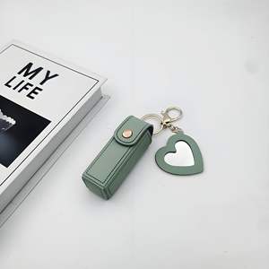Llavero de Lápiz Labial Mini de PU Personalizado para Mujer, Bonito Colgante de Llavero con Espejo, Tendencia de Moda de Alta Calidad - Product Image 4