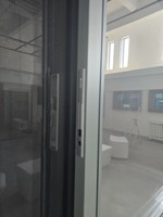 Fenêtre à battant en aluminium à rupture de pont thermique avec moustiquaire en nylon, anti-effraction, insonorisée, pour villa résidentielle, fabricant OEM sur mesure